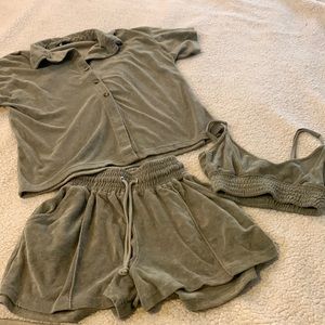 Missguided women’s size us 0 3 piece terrycloth set